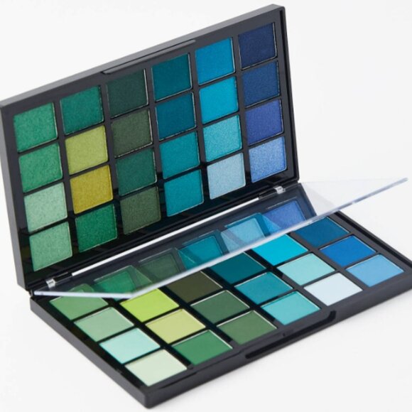 Revolution Colour Book - CB05 - Shadow Palette (DISCONTINUED) - Picture 1 of 6